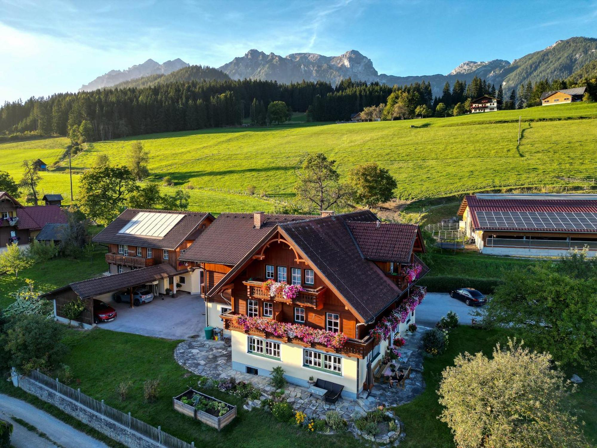 Linarhof Apartment Urlaub Am Bio Bauernhof Haus im Ennstal Exteriér fotografie